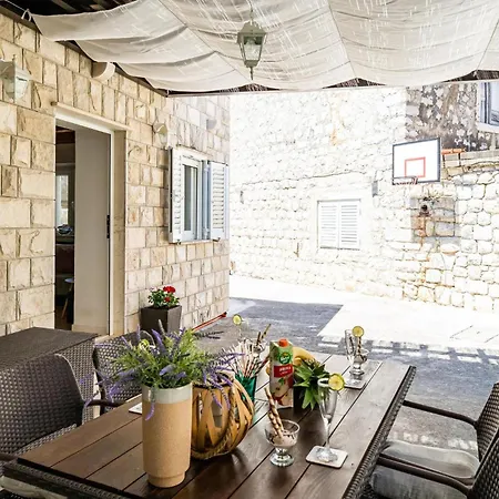 Tatil Evi Gorgeous In With Wifi Komolac