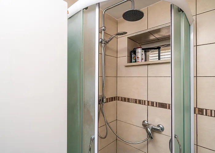1 Bedroom Amazing In Casa de Férias Komolac