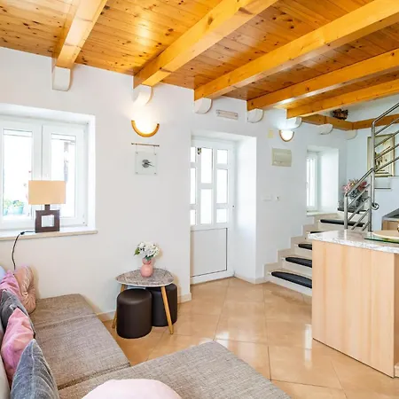 1 Bedroom Amazing In Komolac