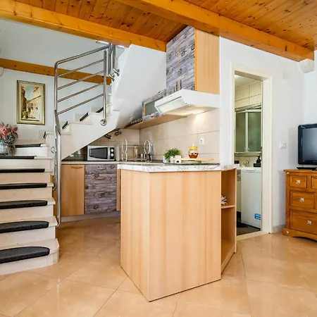 In With Kitchen